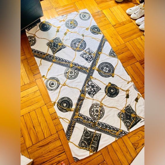 Versace Beach Towels - Picture 2 of 4
